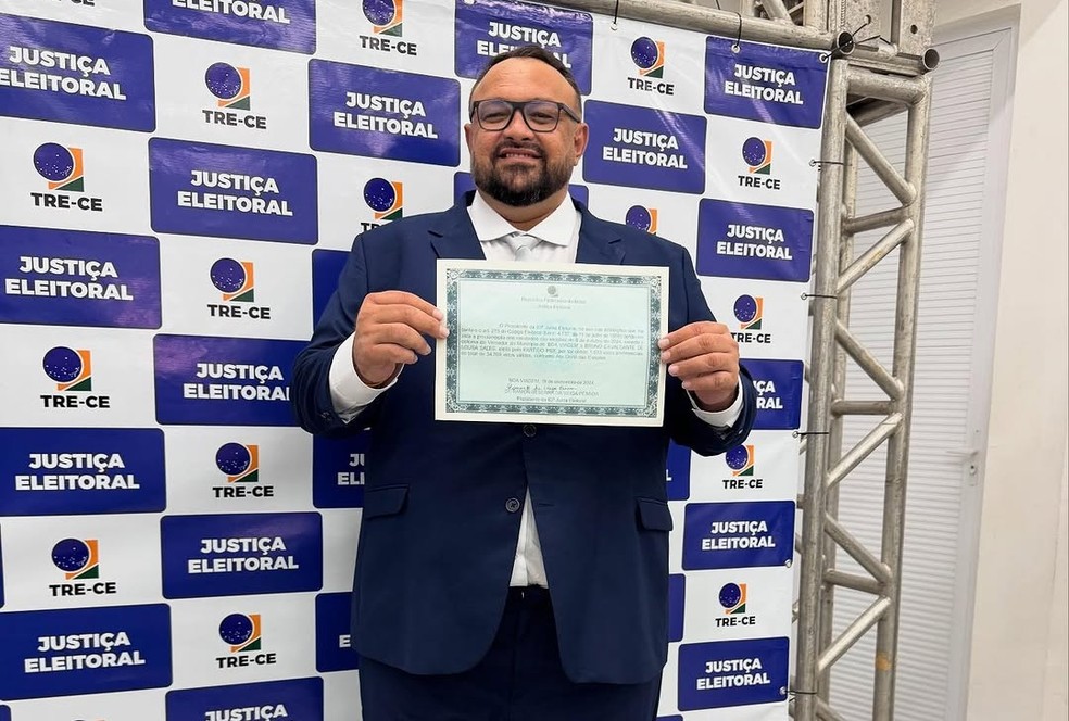 Bruno publicou registros do dia de sua diplomação como vereador de Boa Viagem, que ocorreu ainda em dezembro de 2024. — Foto: Reprodução/Instagram Bruno Sales