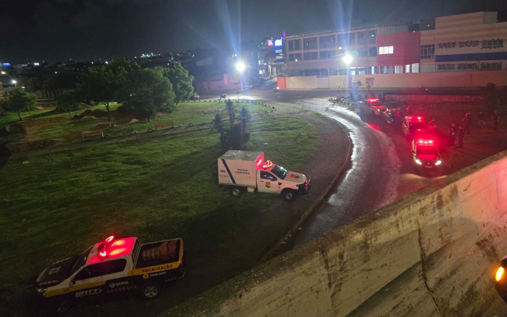 Passageiro morre e motociclista fica ferido após veículo cair da Ponte Aracaju-Barra