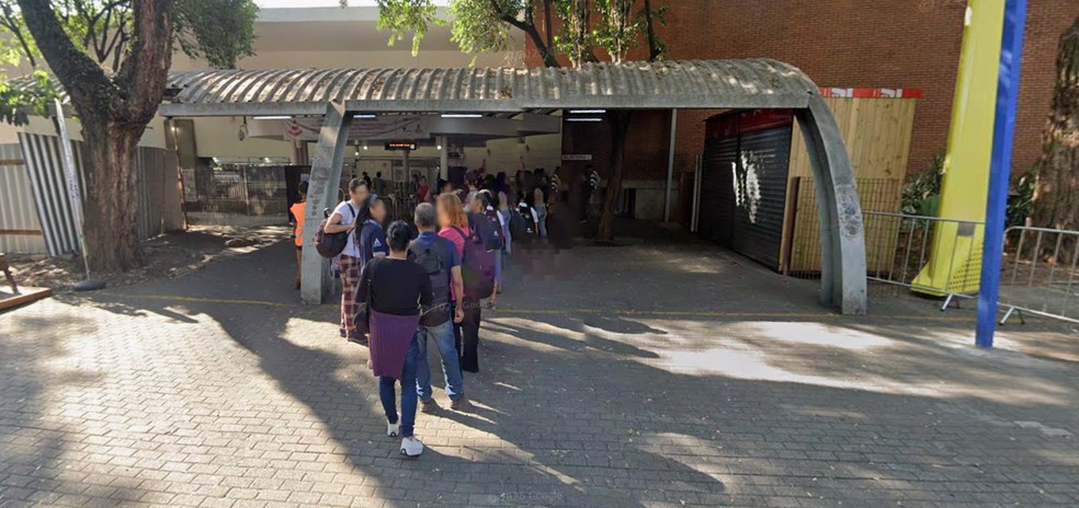 Ataque aconteceu por volta das 3h50, no terminal da Lapa, na Zona Oeste. — Foto: Reprodução