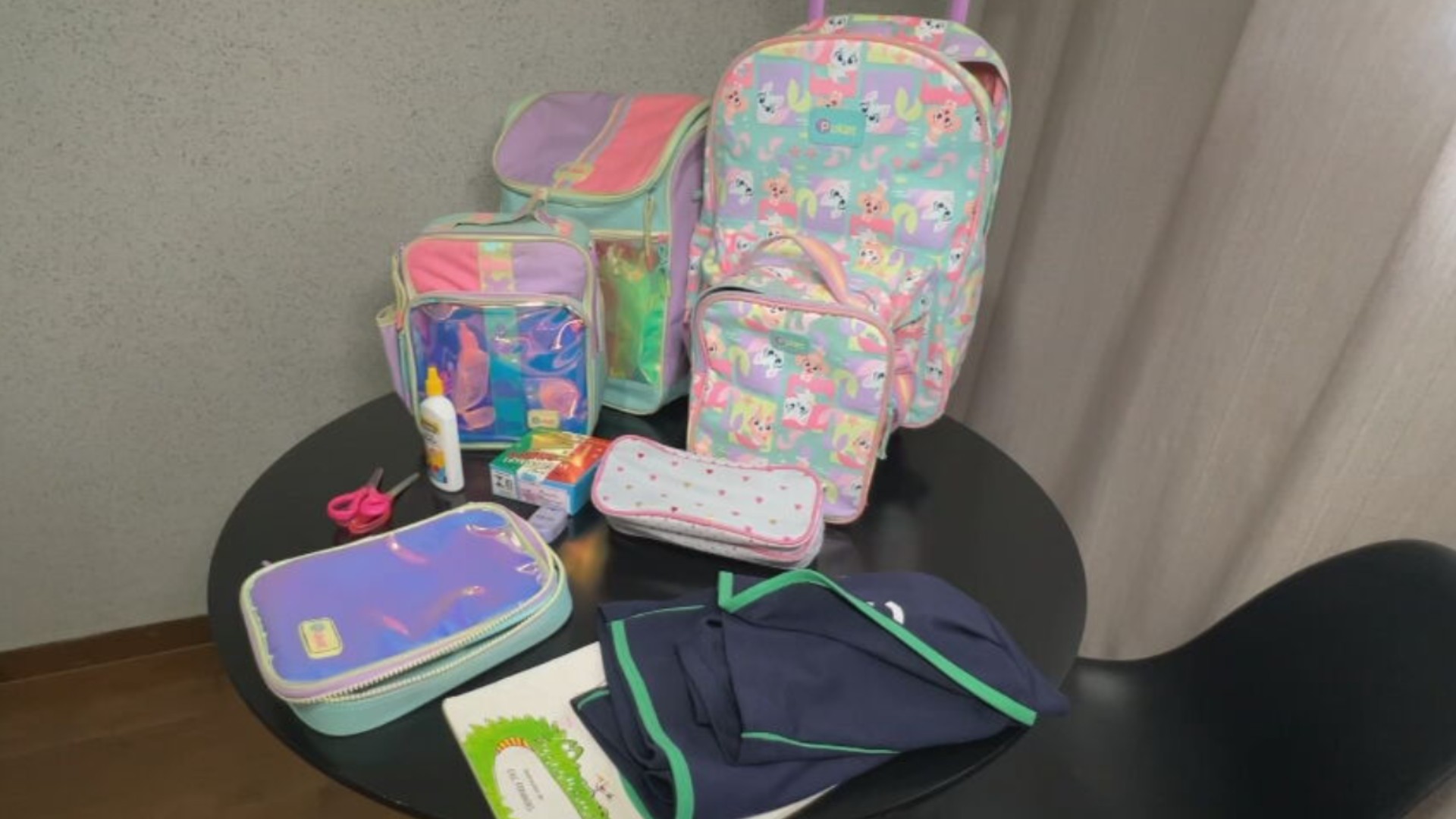 Procon alerta sobre variação de mais de 200% nos preços de materiais escolares em cidades do interior de SP; veja regras, direitos e deveres