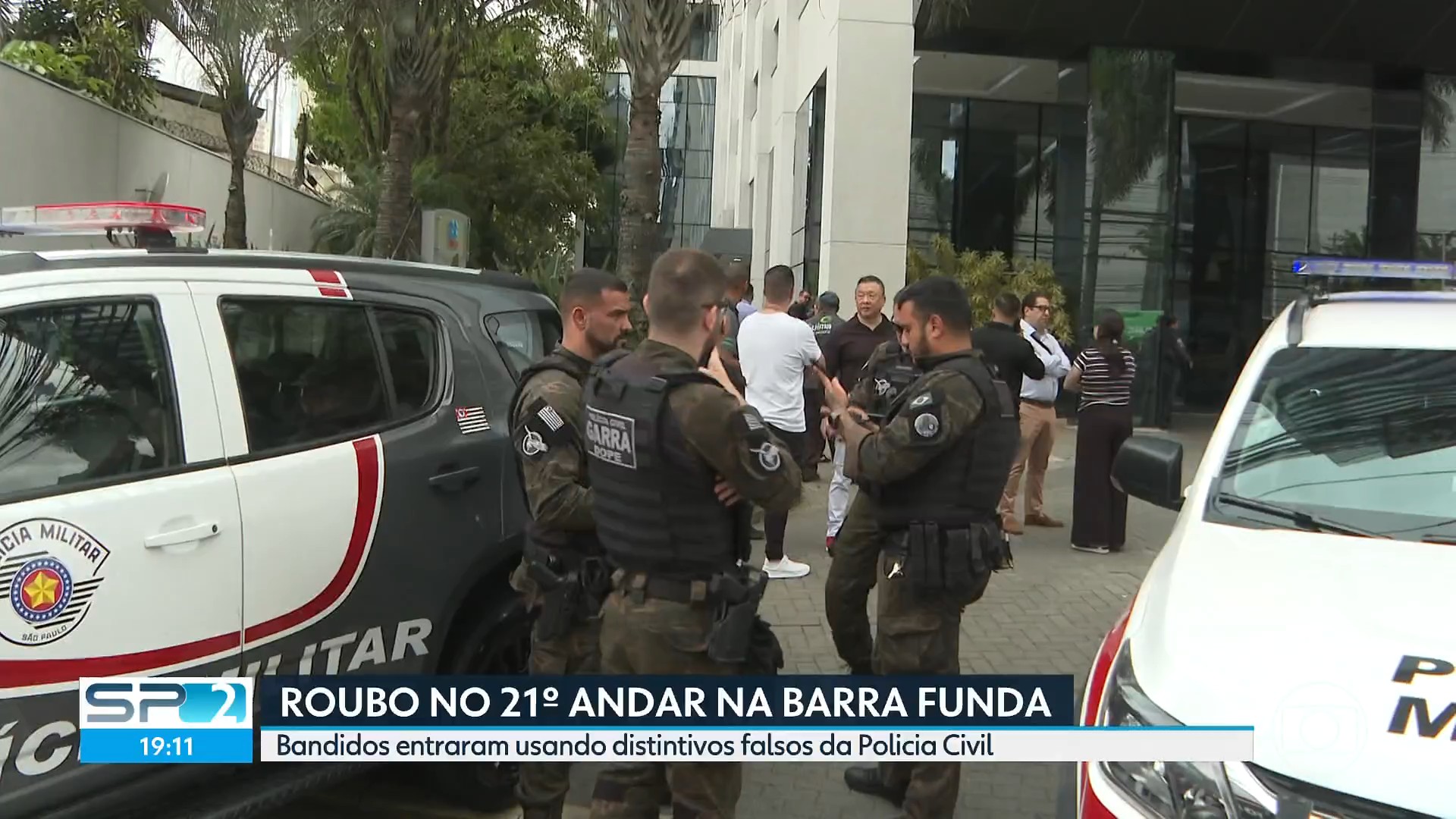 Criminosos com distintivos falsos da Polícia Civil invadem prédio comercial e fazem funcionários reféns na Barra Funda