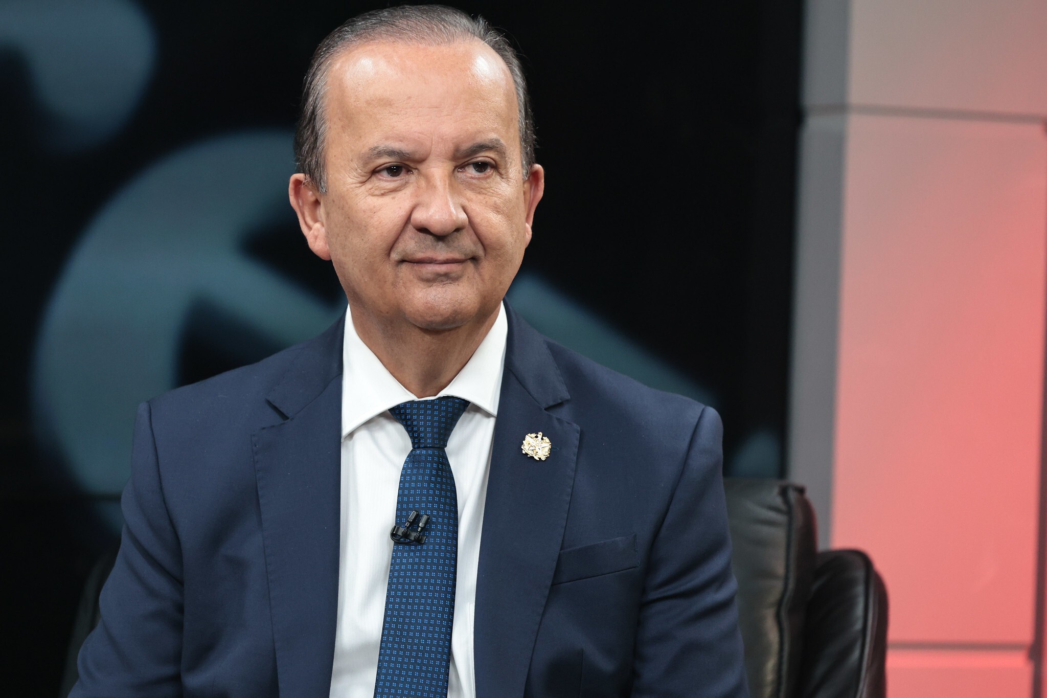 Promessas de Jorginho Mello: governador de SC criou programa para custear vagas em universidades e ampliou trabalho de presidiários; meta de viabilizar delegacias da mulher não foi cumprida