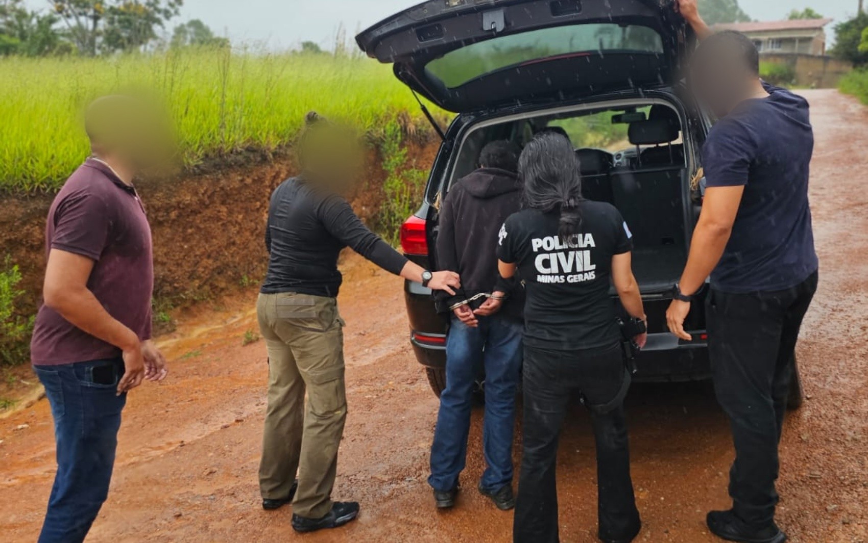 Mulher é presa suspeita de matar companheiro na zona rural de Poços de Caldas, MG