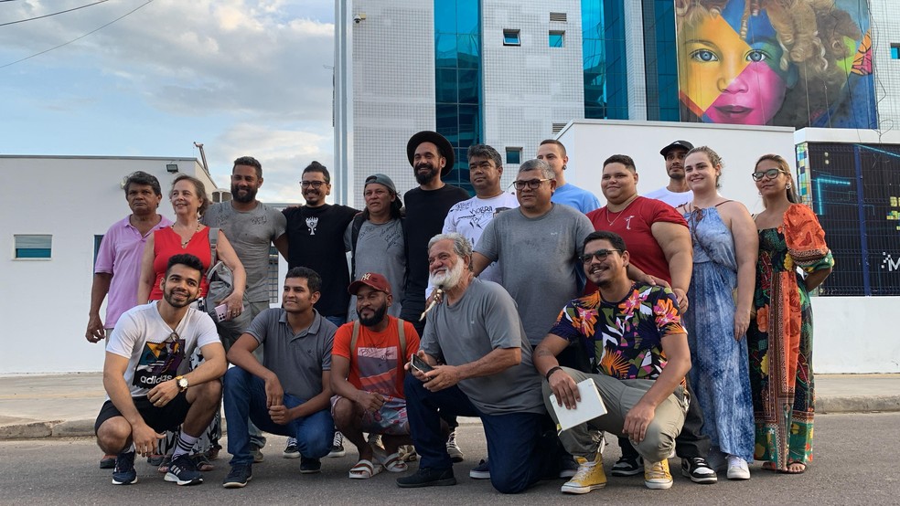 “Brasileiros e Brasileiras" artista Kobra, celebra a diversidade e recebe artistas locais — Foto: MPRO/ Silas Paixão