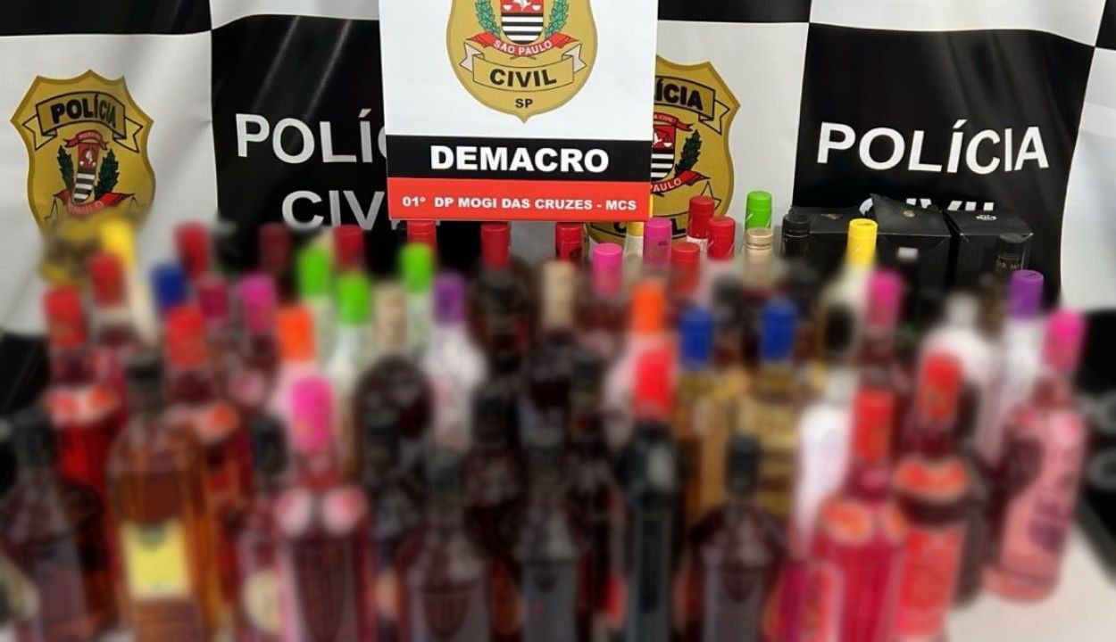 Polícia encontra bebidas com fortes indícios de adulteração em Mogi das Cruzes