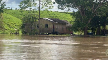 Cheia do Rio Juruá afeta dois municípios no interior