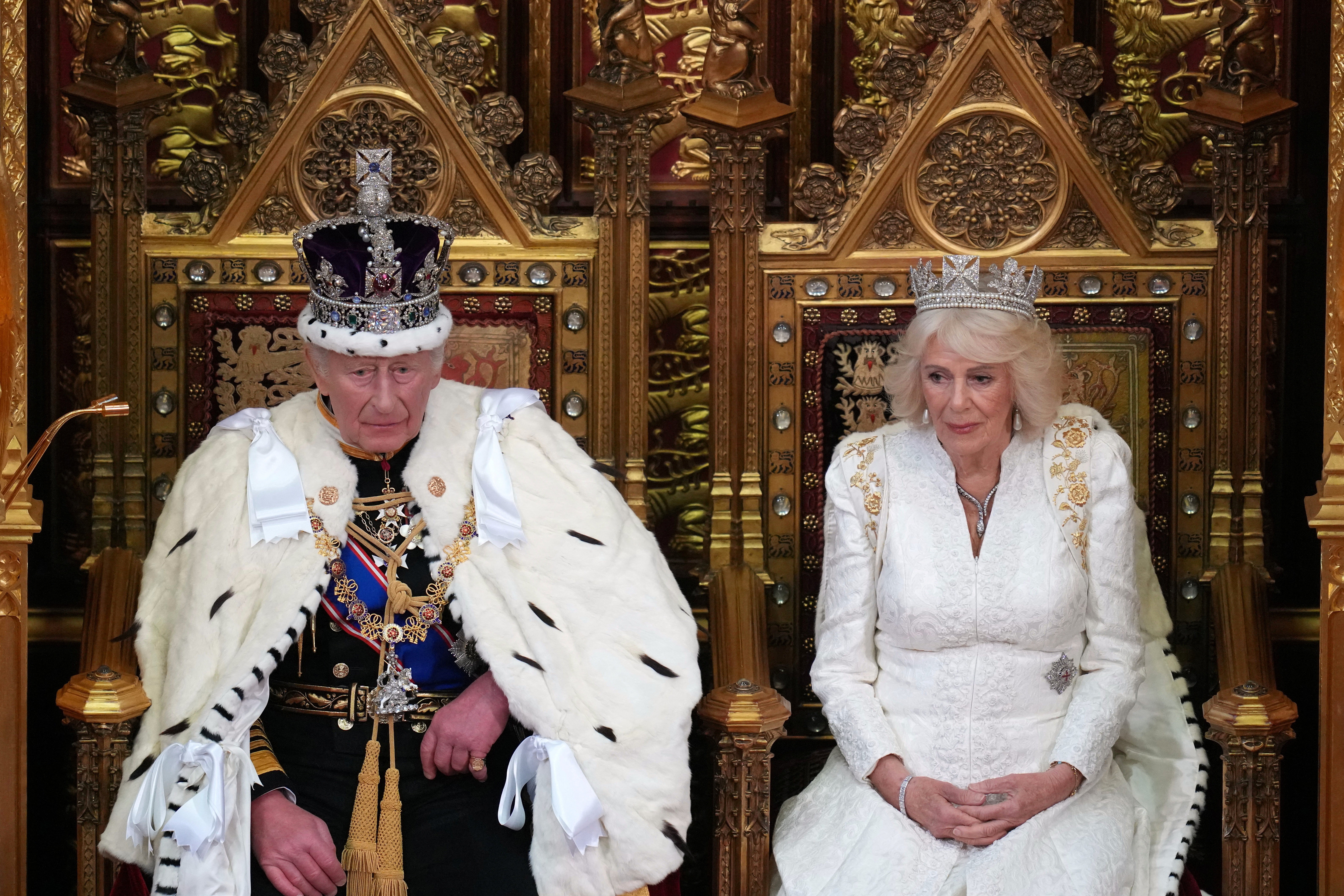 Discurso do rei: Charles III fala de mundo 'perigoso e volátil' e pede que governo melhore o padrão de vida dos britânicos em fala anual no Parlamento 