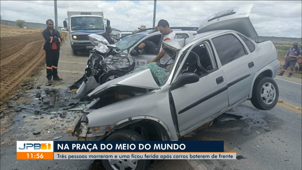 Três pessoas morreram e duas ficaram feridas após acidente envolvendo dois veículos, em Pocinhos — Foto: Reprodução: TV Paraíba