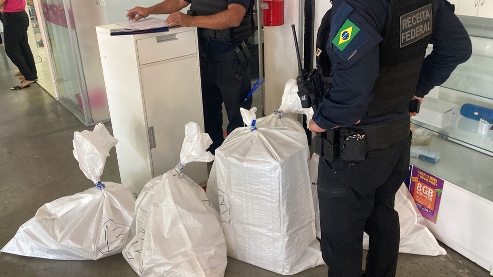 Operação da Receita Federal apreende materiais irregulares em comércios de Mossoró — Foto: Pedro Hugo/Inter TV Costa Branca