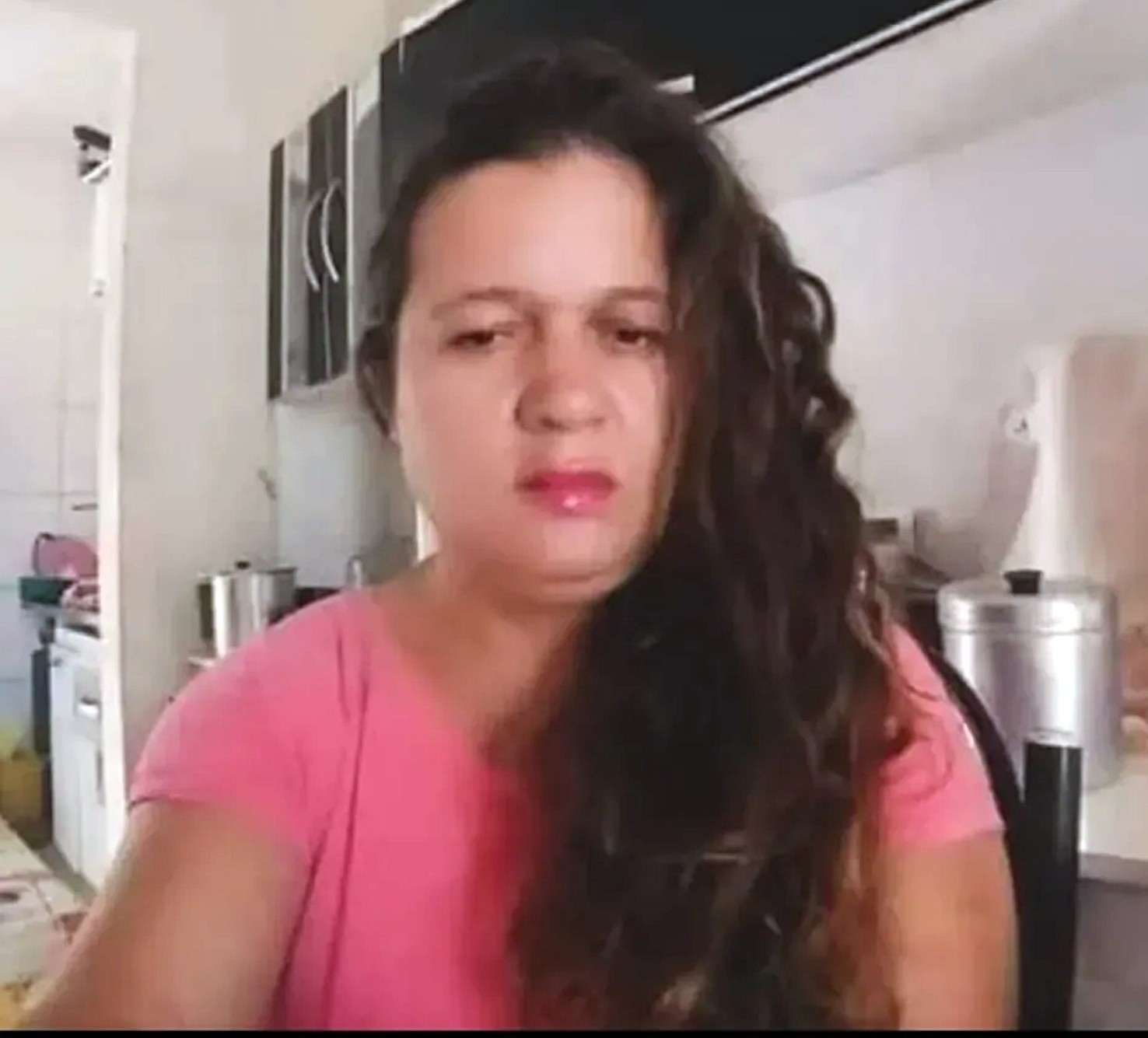 Mulher é morta a facadas pelo ex enquanto se preparava para trabalhar em MG