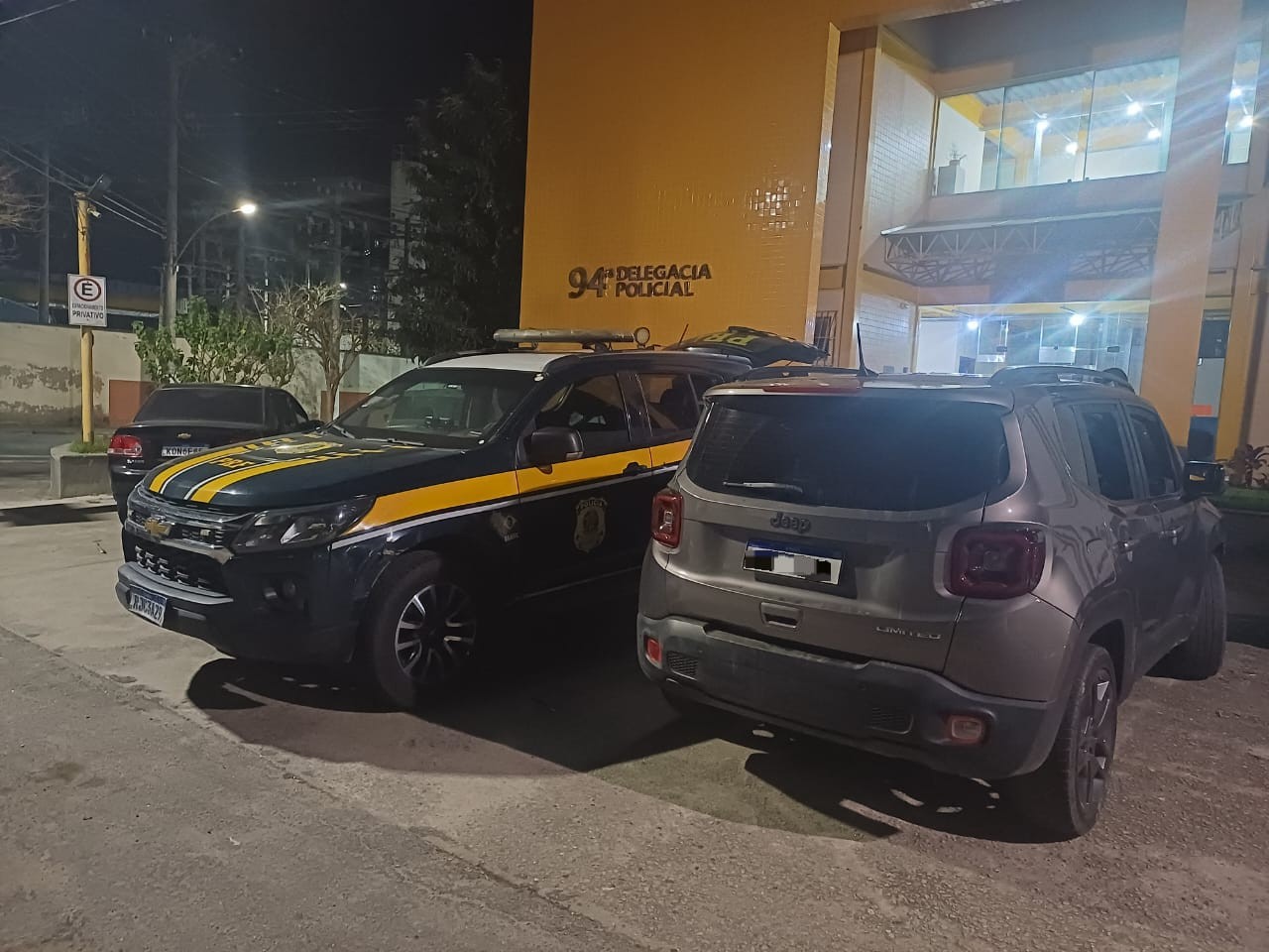 Jovem é preso por dirigir carro clonado de R$ 81 mil na Via Dutra, em Piraí 