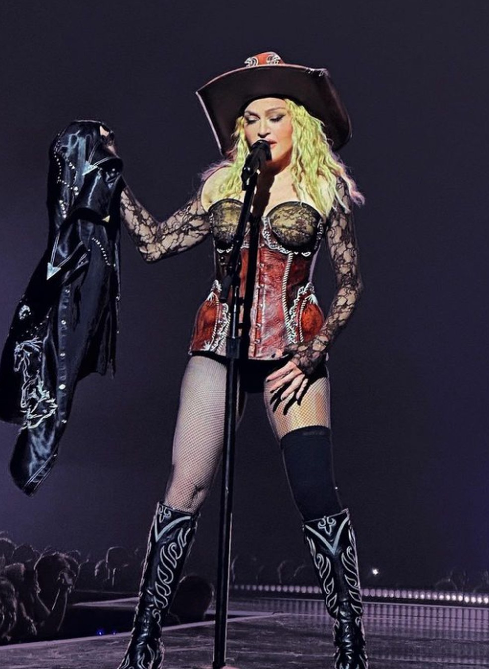 A cantora Madonna em show — Foto: Reprodução/Instagram
