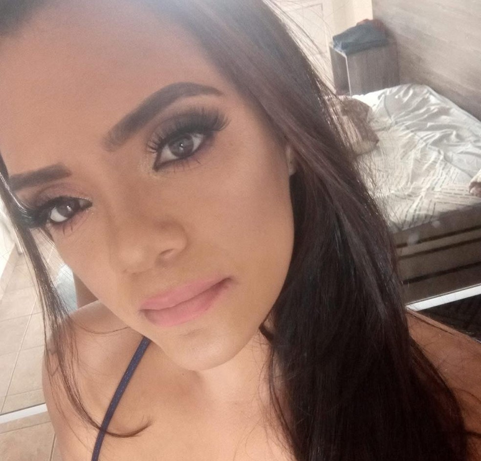 Eliete Regina de Aquino, de 35 anos, teve complicações em cirurgias de abnominoplastia e lipoaspiração na coxa — Foto: Acervo pessoal