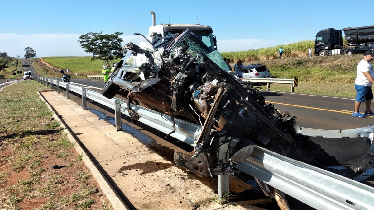 Mulher Morre Em Acidente Com Três Carros Na Sp 294 Em Jaú Bauru E Marília G1 0584