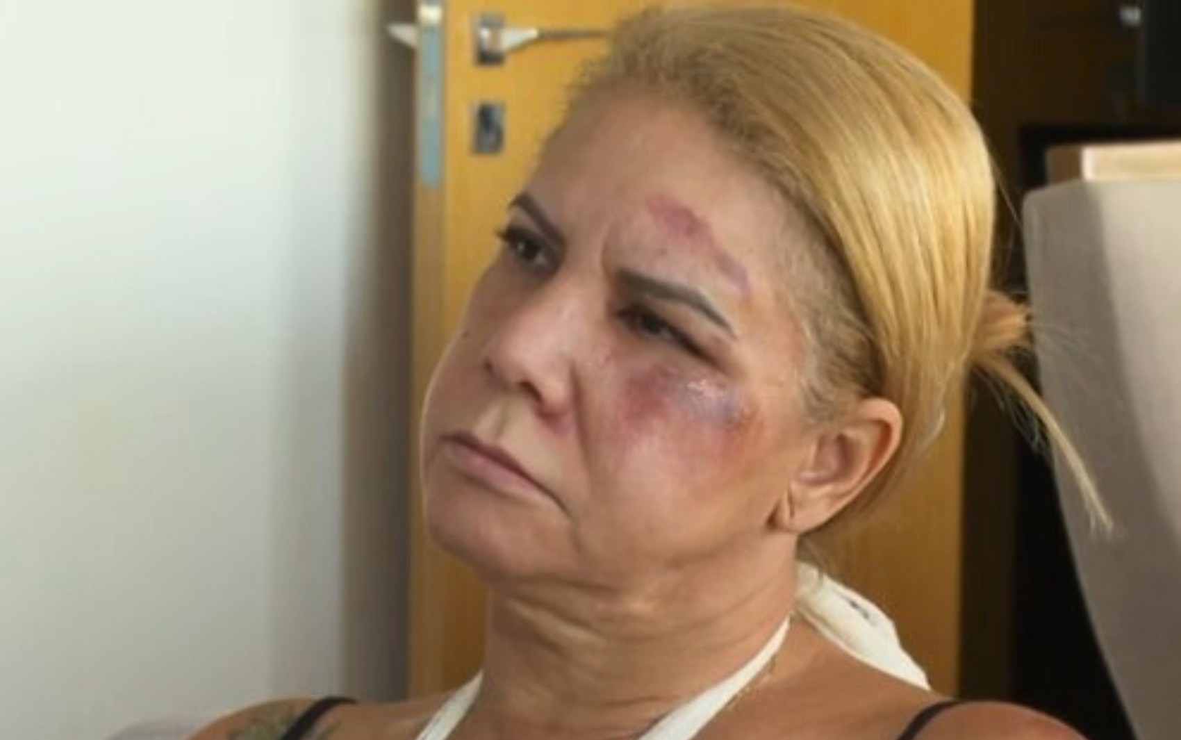 Empresa de Henrique e Juliano é condenada a indenizar fã agredida por segurança após show