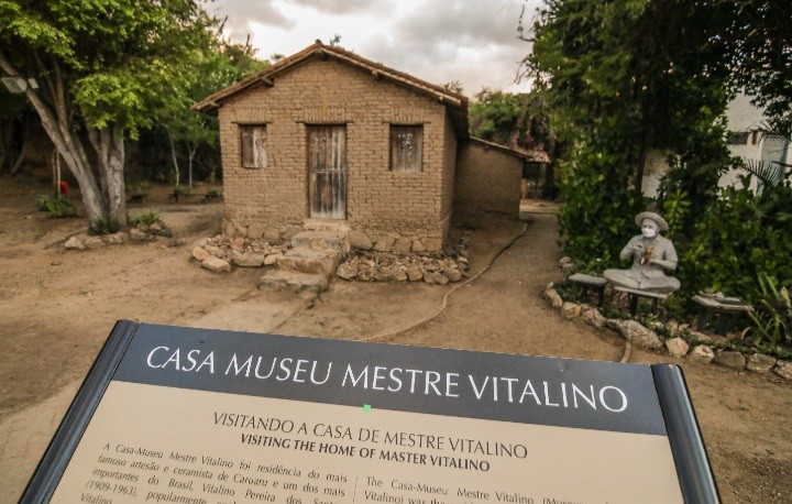 Exposição natalina com herdeiros do Mestre Vitalino acontece no Alto do Moura