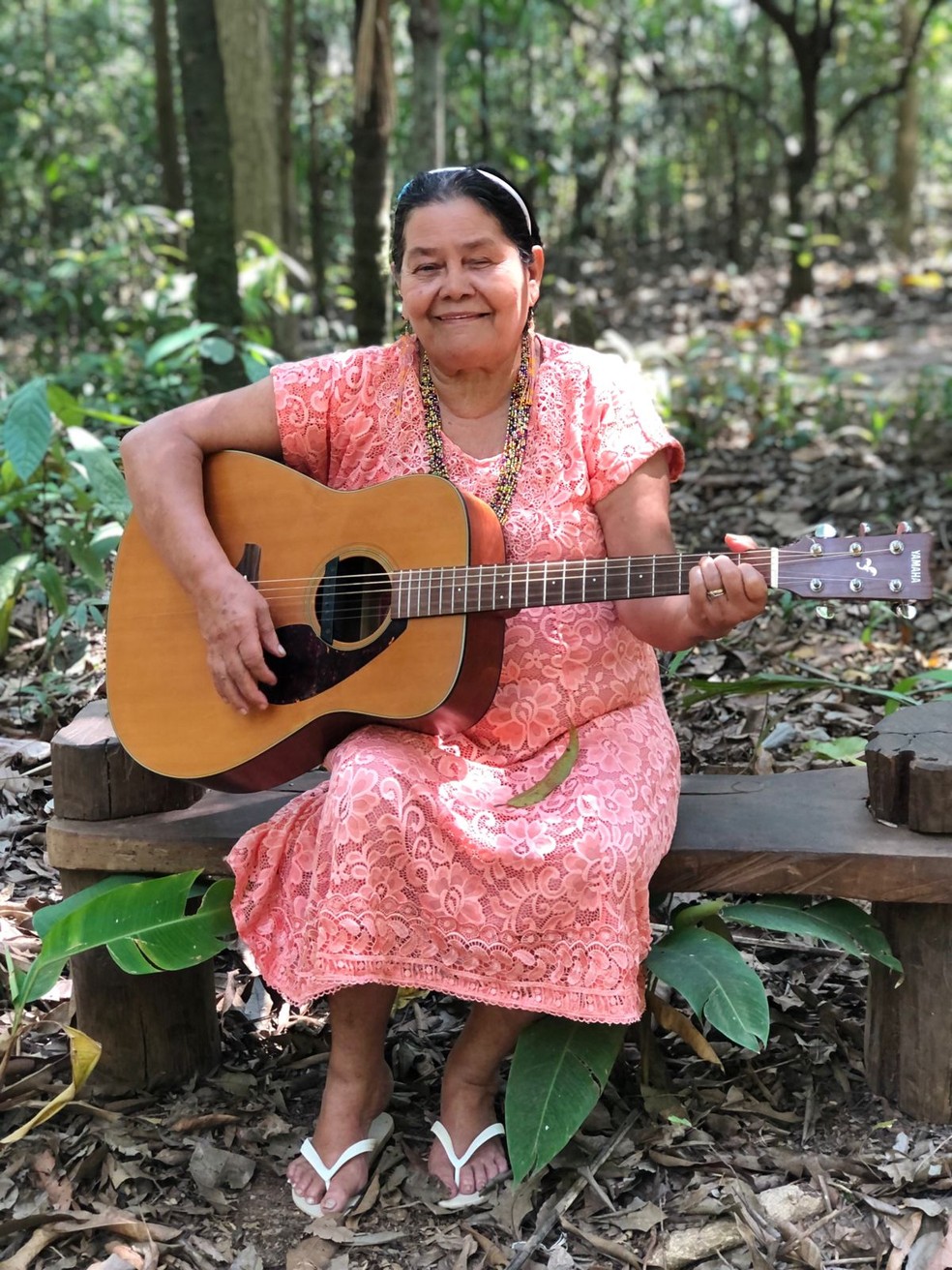 Zenaide é parteira e iniciou cantando para as crianças que dava à luz — Foto: Arquivo pessoal