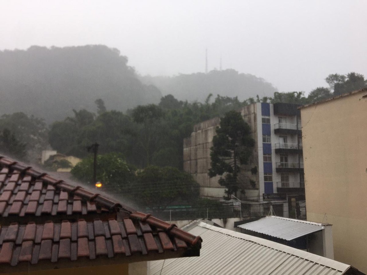 Fortes Chuvas E Tempo Abafado Marcam Fim De Semana Na Zona Da Mata E Vertentes Zona Da Mata G1 