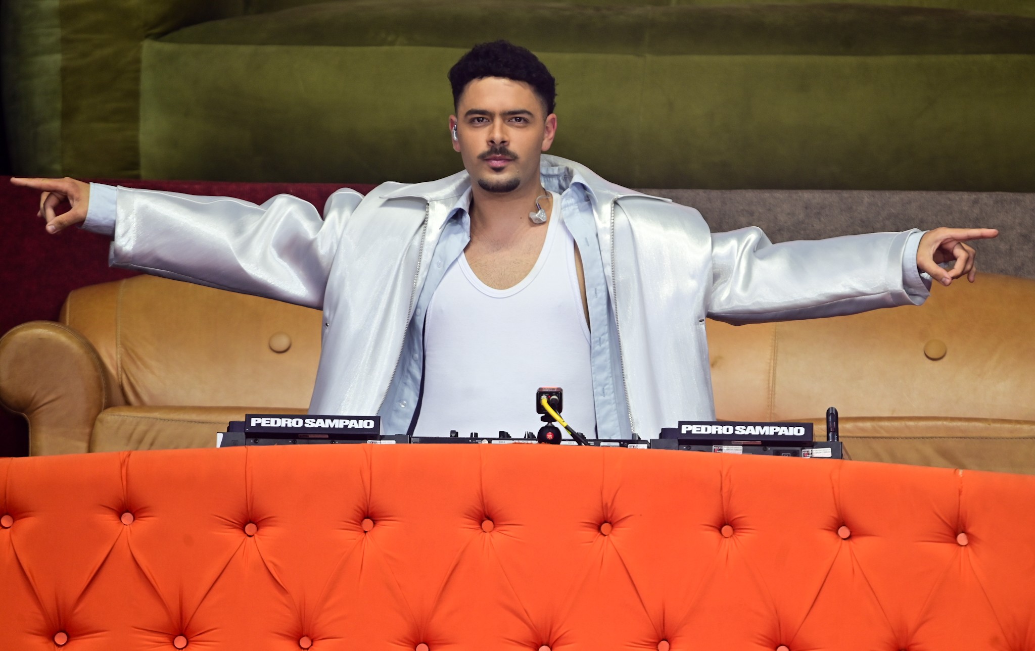 Pedro Sampaio faz festa do pijama eletrizante e lotada e mostra que merece mais que o 1º horário no Rock in Rio 