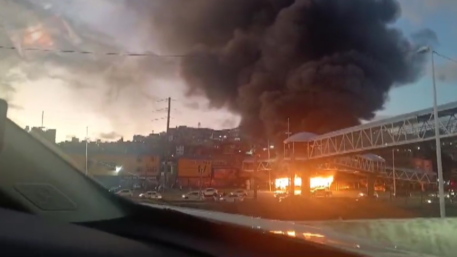Ônibus incendiado em Salvador