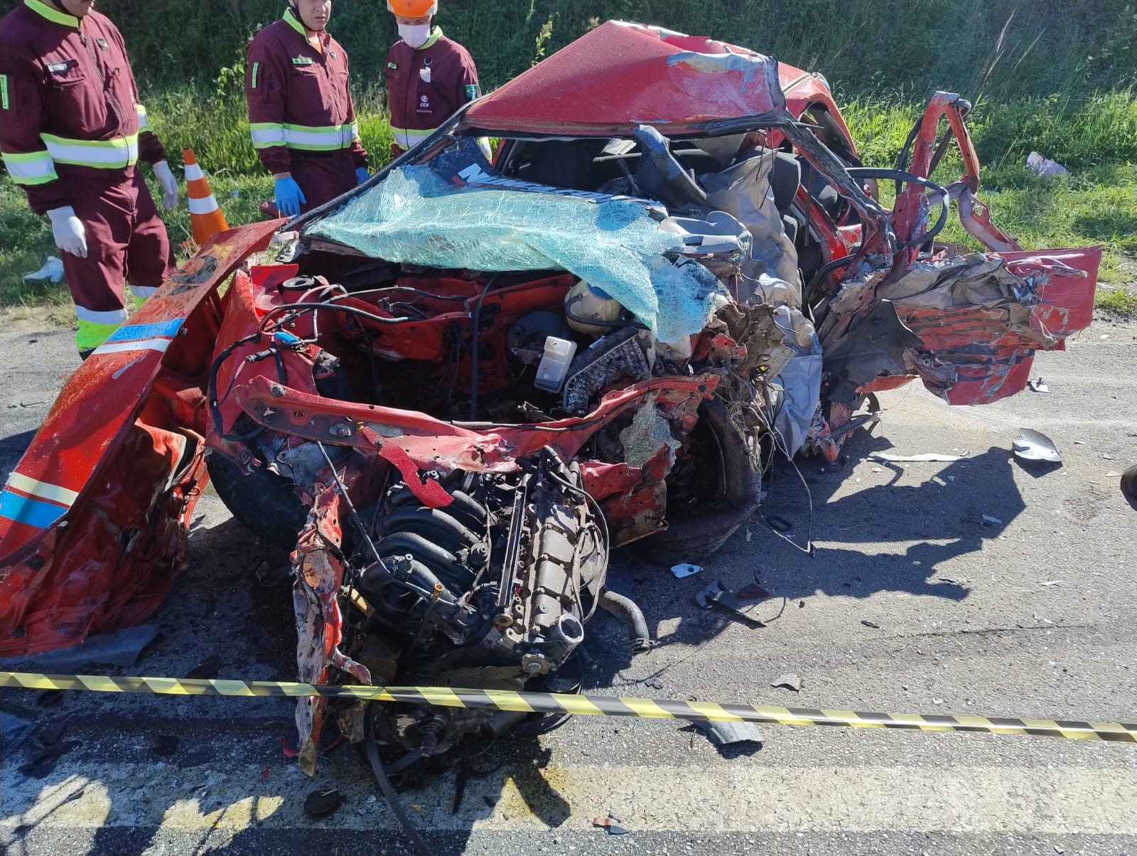 Uma pessoa morre e duas ficam gravemente feridas após acidente em rodovia entre Piedade e Tapiraí