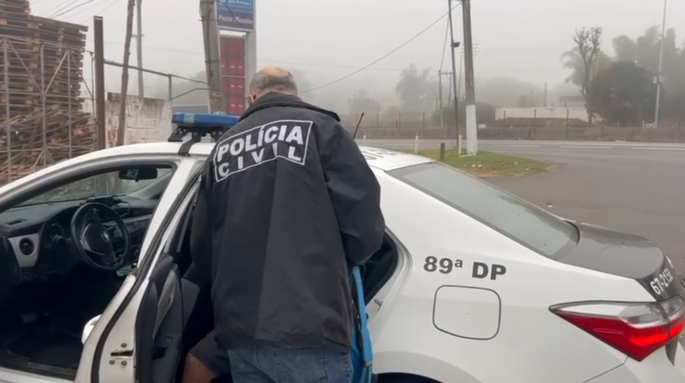 Pai e filho são presos por atirar em familiar em Resende