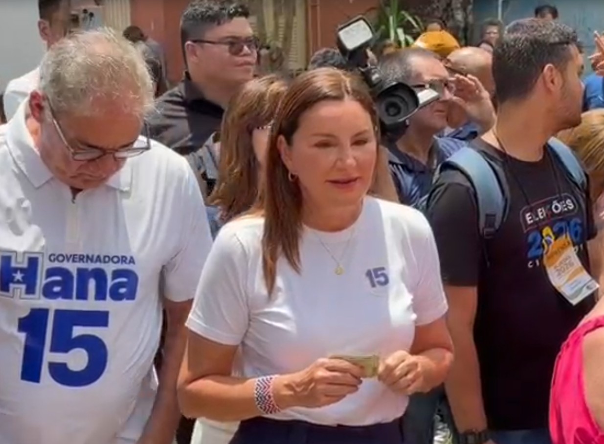 Hana Ghassan exerce direito ao voto em Belém durante eleições no Pará​‌​