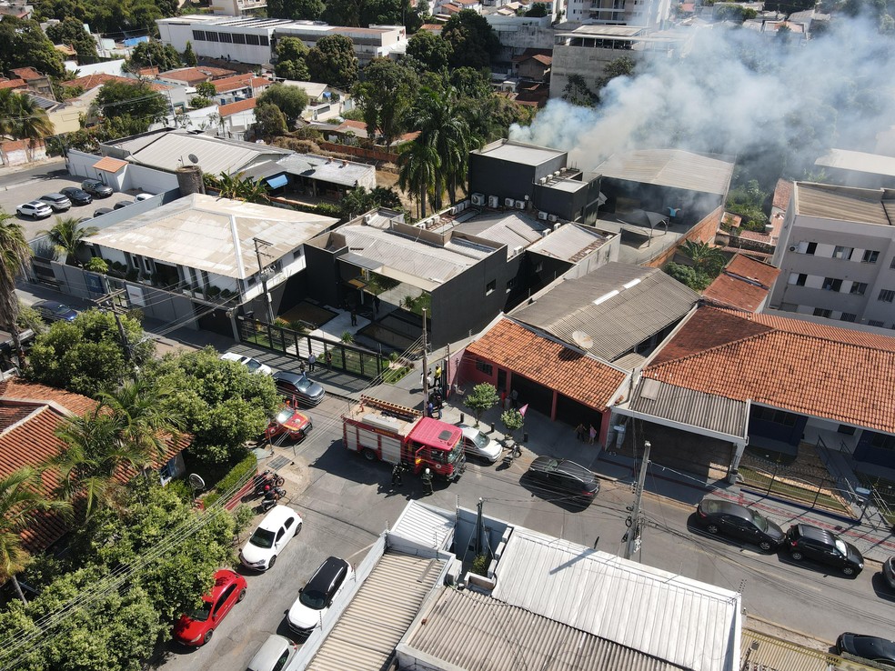 Incêndio no prédio da ZF Comunicações em Cuiabá — Foto: Corpo de Bombeiros