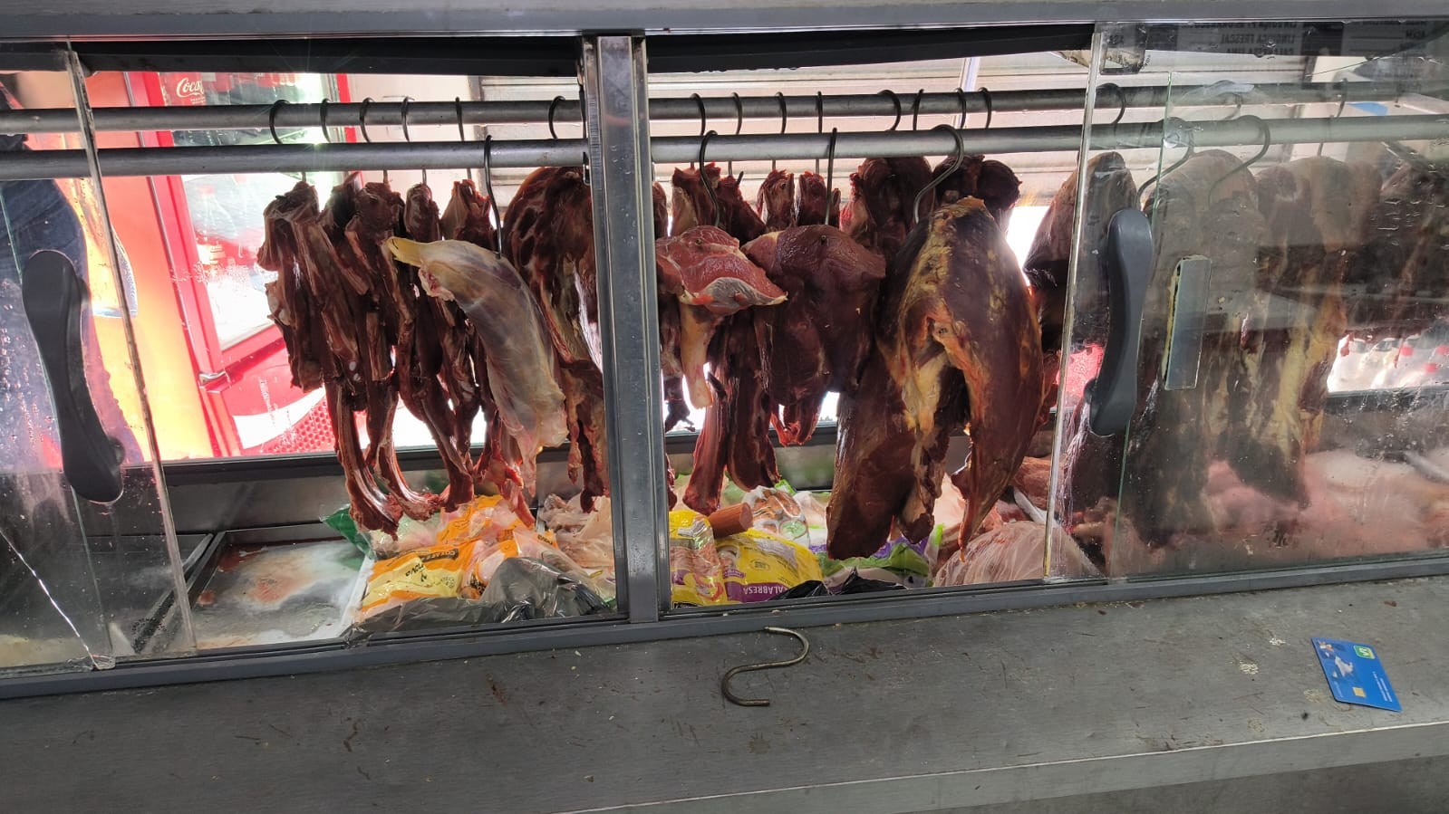 Venda de carne clandestina: polícia mira grupo suspeito de furtar e abater gado no ES