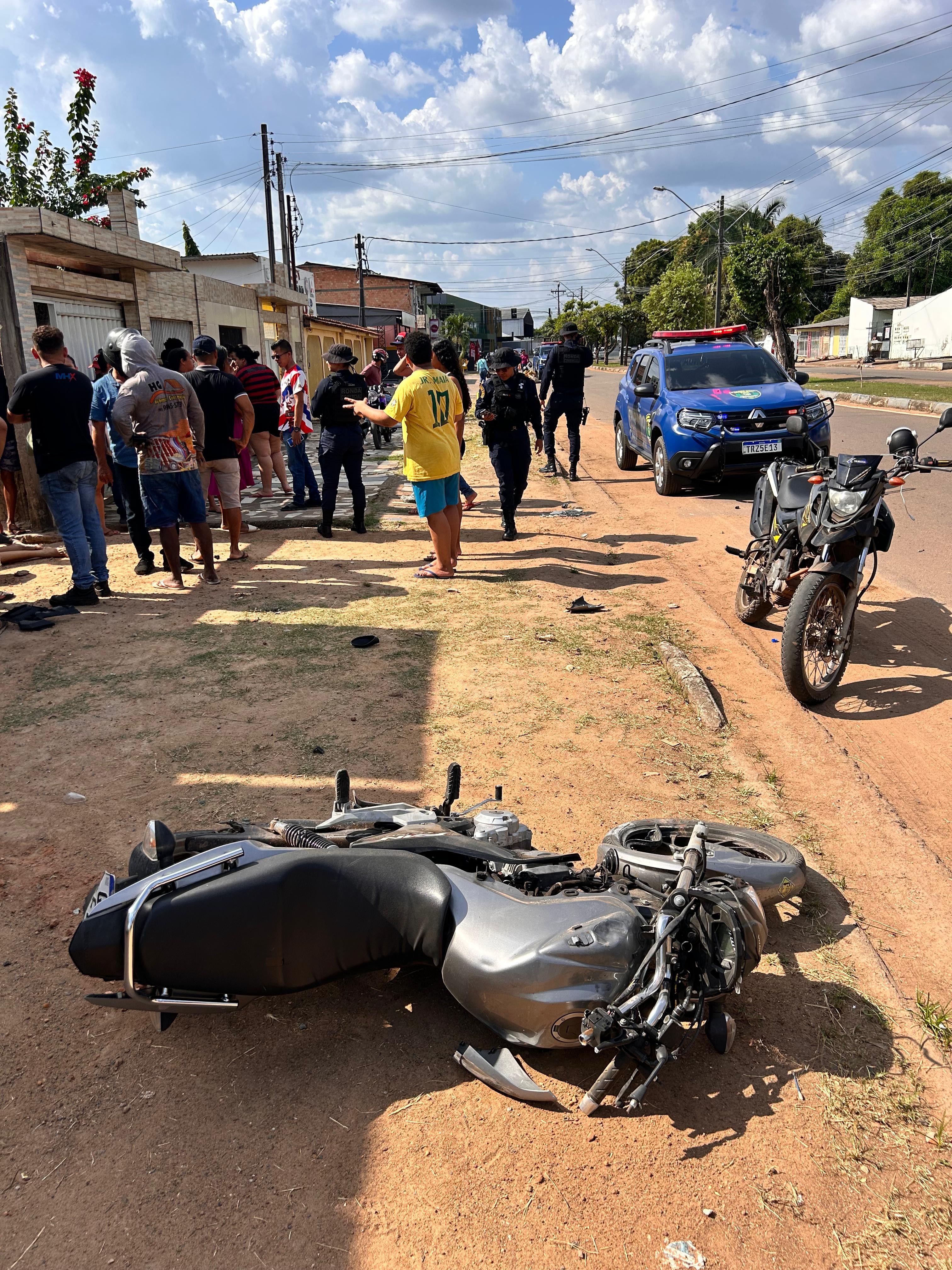 Mulher morre e passageiro fica ferido em acidente de moto na zona Oeste de Boa Vista