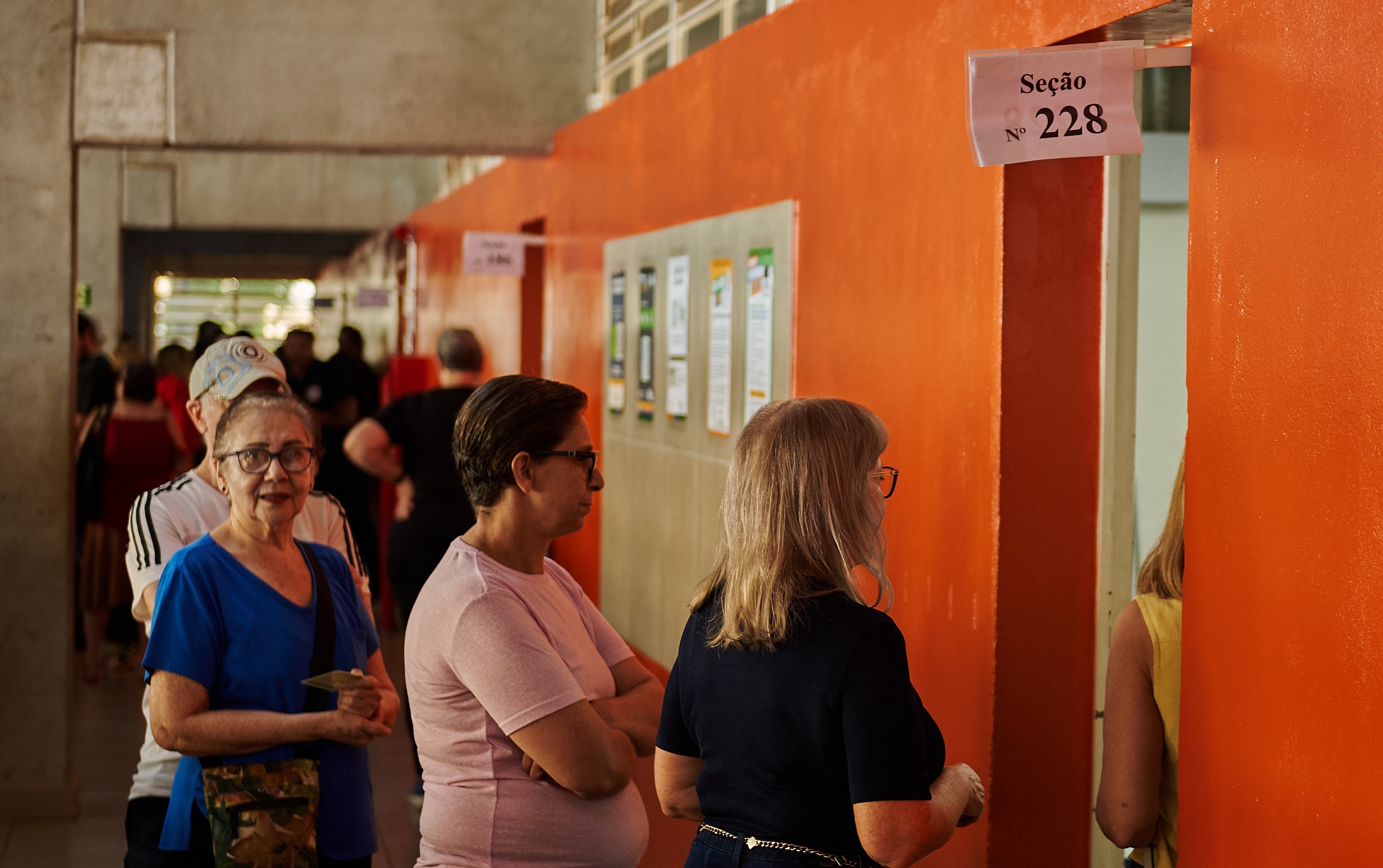 FOTOS: eleitores vão às urnas no primeiro turno das Eleições 2026 em Ribeirão Preto, SP