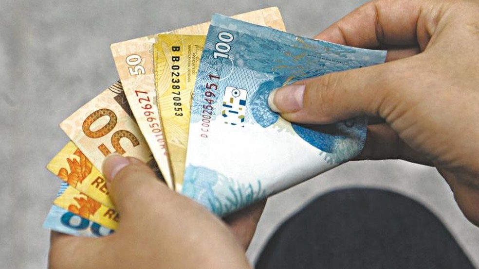 13&ordm; sal&aacute;rio de servidores p&uacute;blicos de Fortaleza ser&aacute; pago em 21 de dezembro  e injetar&aacute; R$ 214 mi na economia | Cear&aacute; | G1