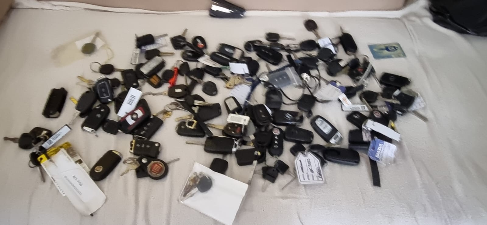Três pessoas são presas suspeitas de aplicar golpes milionários em vendas de carros 