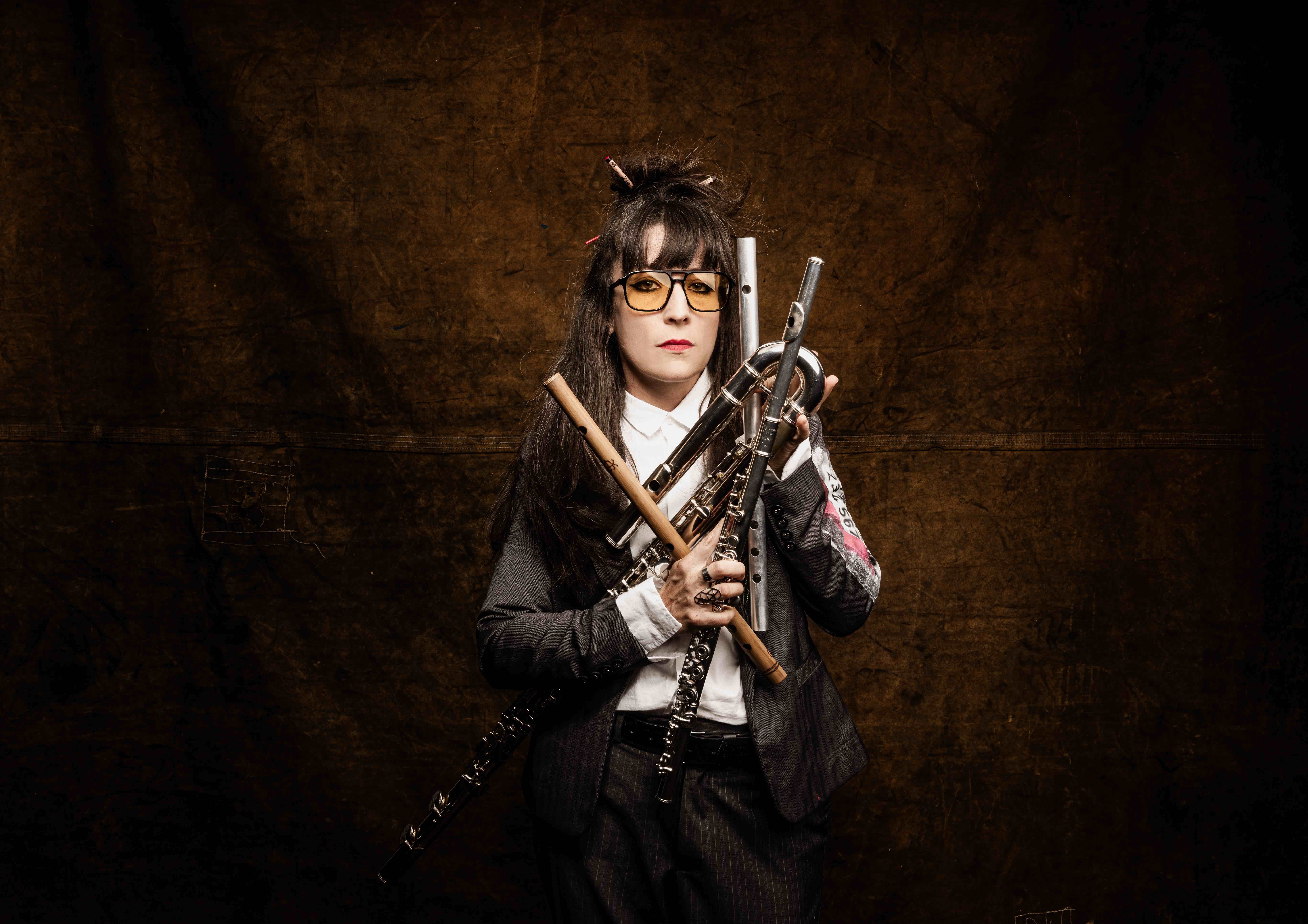 Ariane Rodrigues leva funk e jazz na flauta no primeiro álbum, 'Transversa'