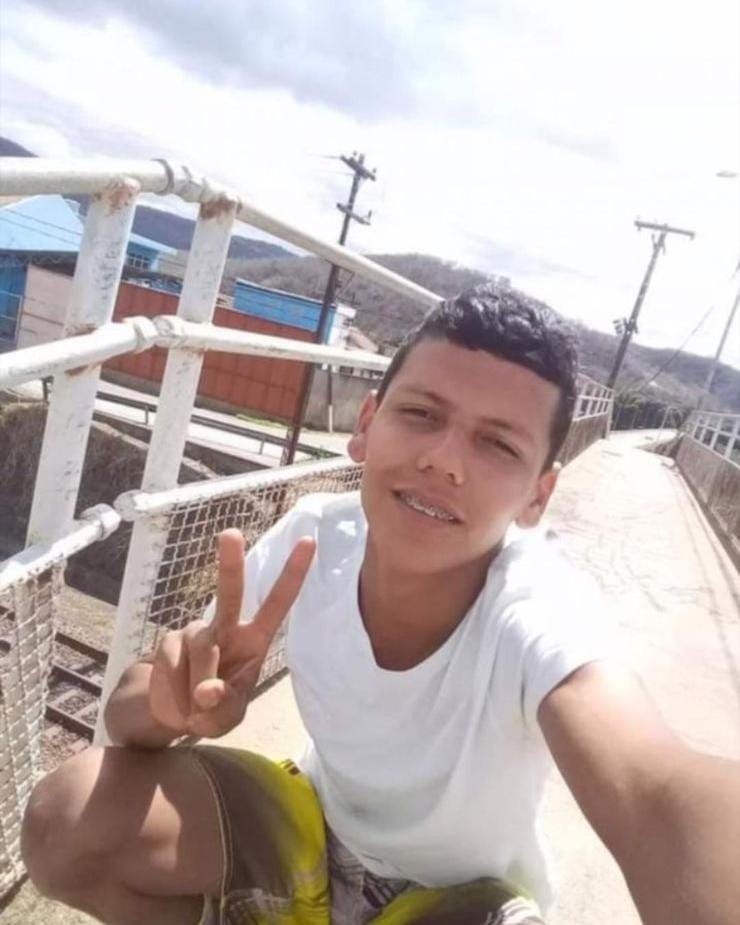 Corpo de jovem que estava desaparecido há quatro dias é encontrado no Rio Doce, em Resplendor