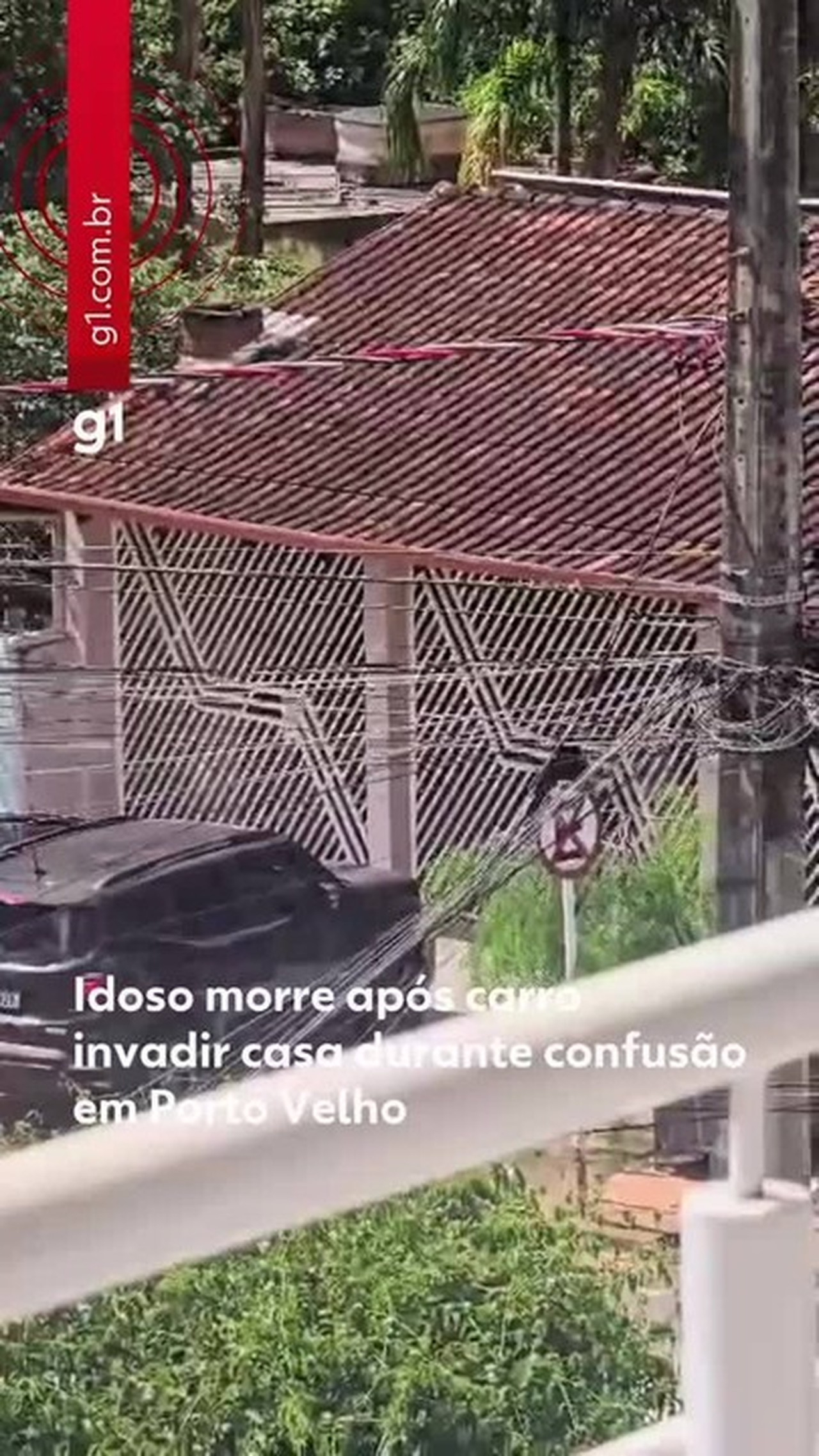 Idoso morre após carro invadir casa durante confusão em Porto Velho; jovem é presa