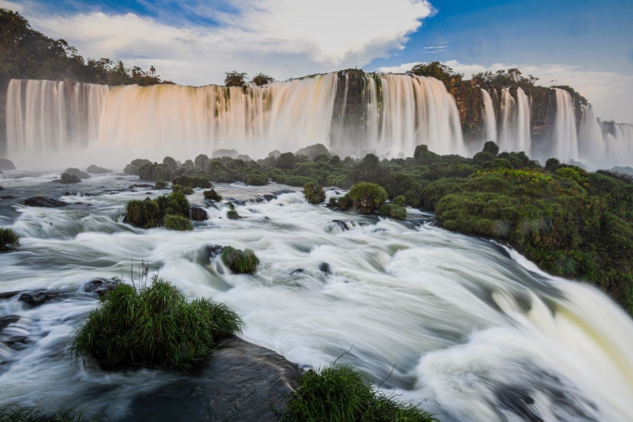 Cataratas do Iguaçu batem recorde de visitantes e turista número 1.800.000 é premiada