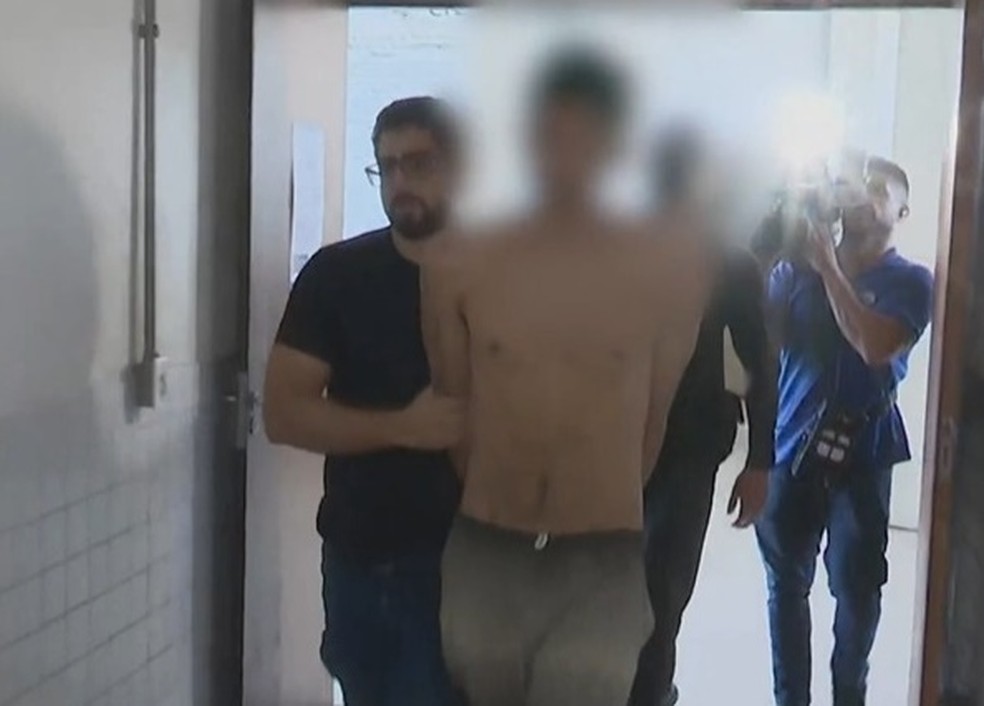 Homem vendia material com crianças e adolescentes há 7 anos — Foto: Reprodução/TV Cabo Branco