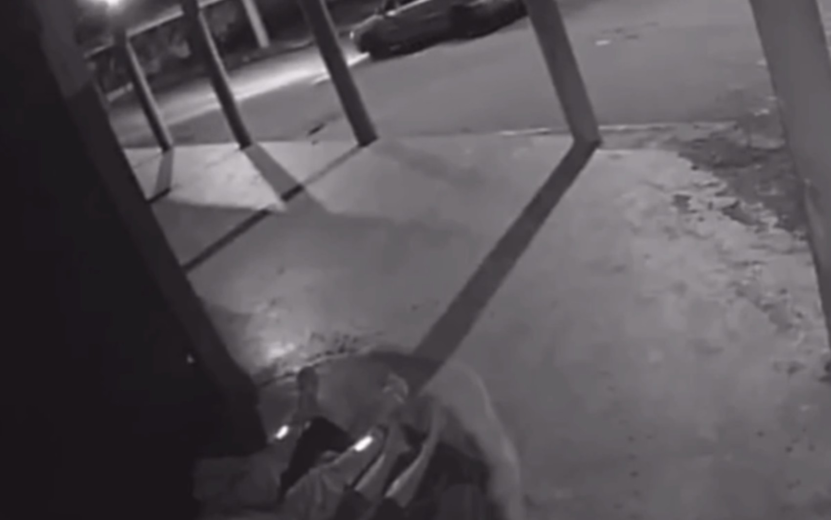 Homem filmado ao matar e estuprar mulher em calçada de comércio é indiciado por três crimes 