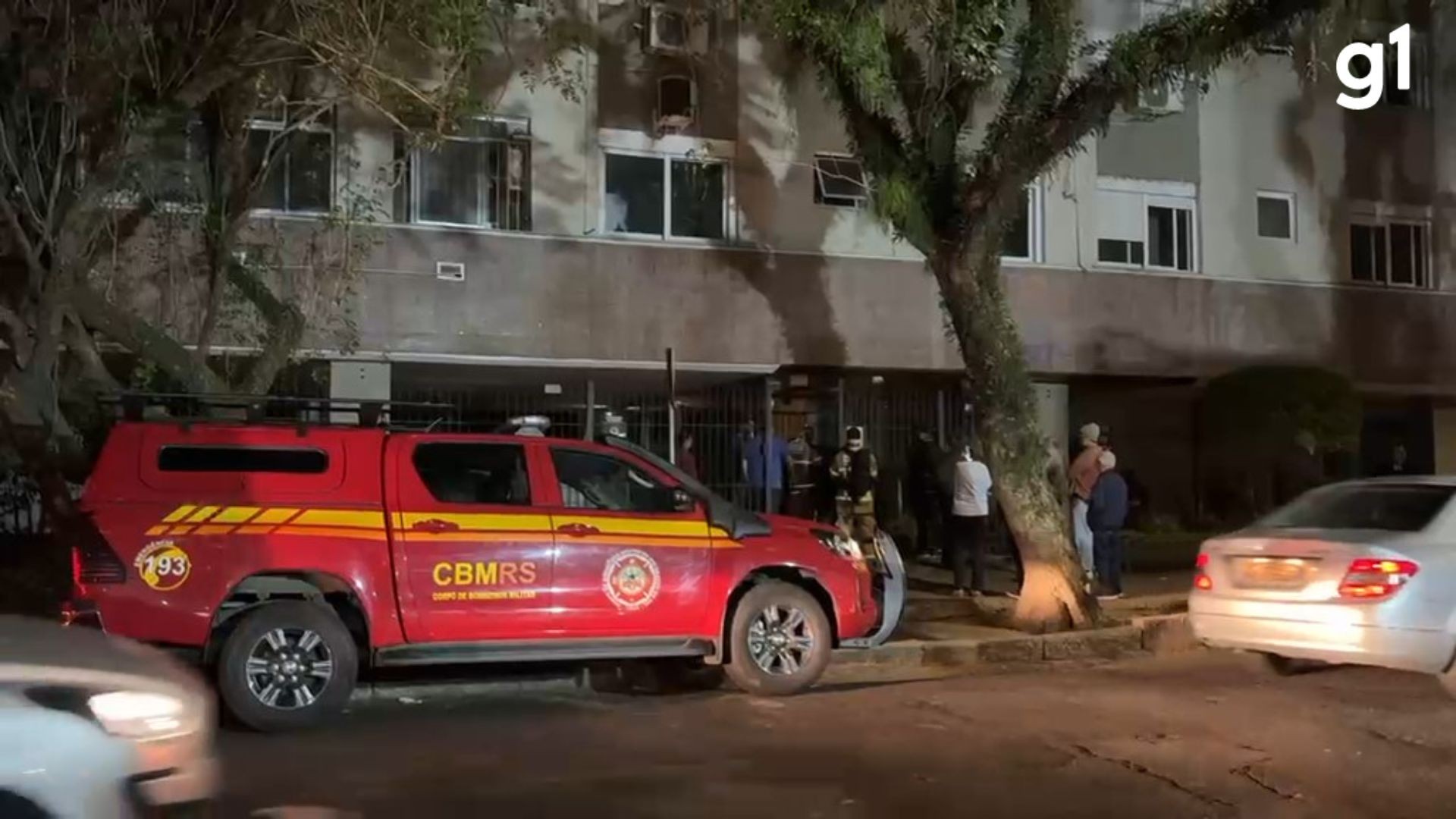 Moradores saem de casa após vazamento de gás em prédio de Porto Alegre