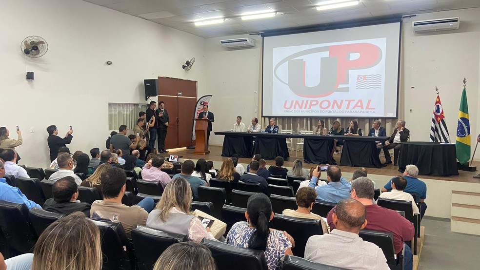 Prefeito de Euclides da Cunha Paulista (SP) assume a presidência da Unipontal — Foto: Aline Costa/TV Fronteira