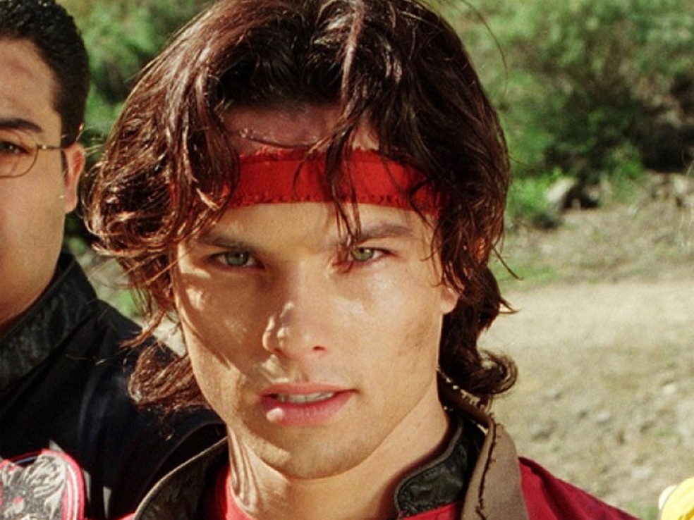 Montagem com atores de Power Rangers envolvidos em tragédias
