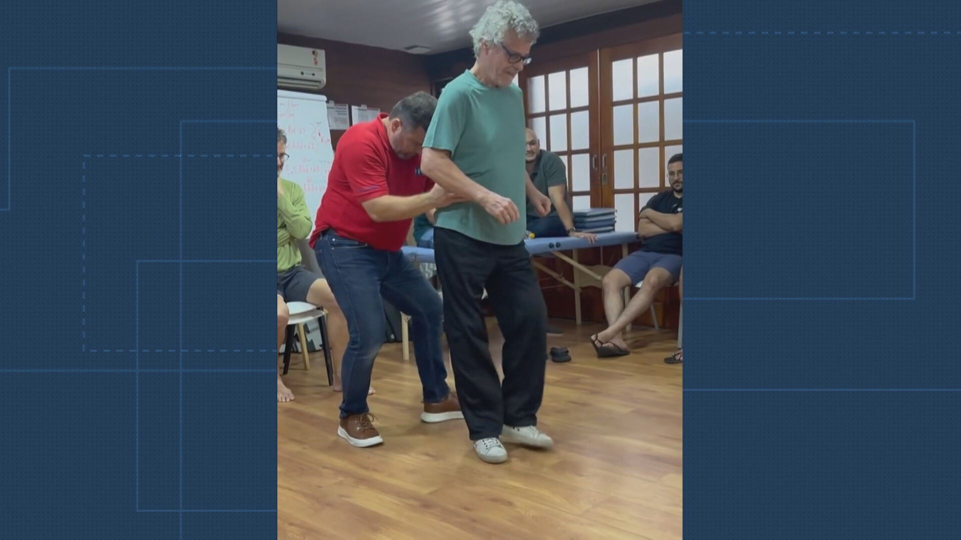Vídeo mostra Carlinhos de Jesus dando primeiros passos na dança em tratamento de doença autoimune  