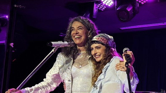 Duda Brack se irmana com Simone no Rio em show feliz de vozes, violões e harmonização de universos musicais -