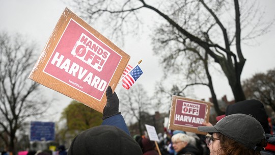Trump proíbe alunos estrangeiros em Harvard: veja como a medida impacta estudantes