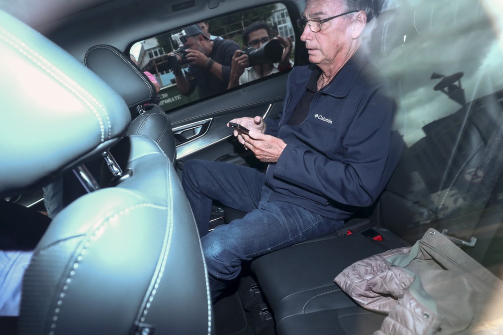 Bolsonaro chega à PF para depoimento — Foto: Luis Nova/AP