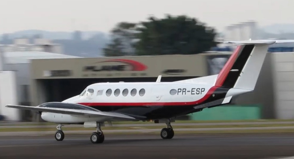 o avião modelo Beech King Air B200G, prefixo PR-ESP, pertencente à Polícia Militar de São Paulo. — Foto: Reprodução/Youtube