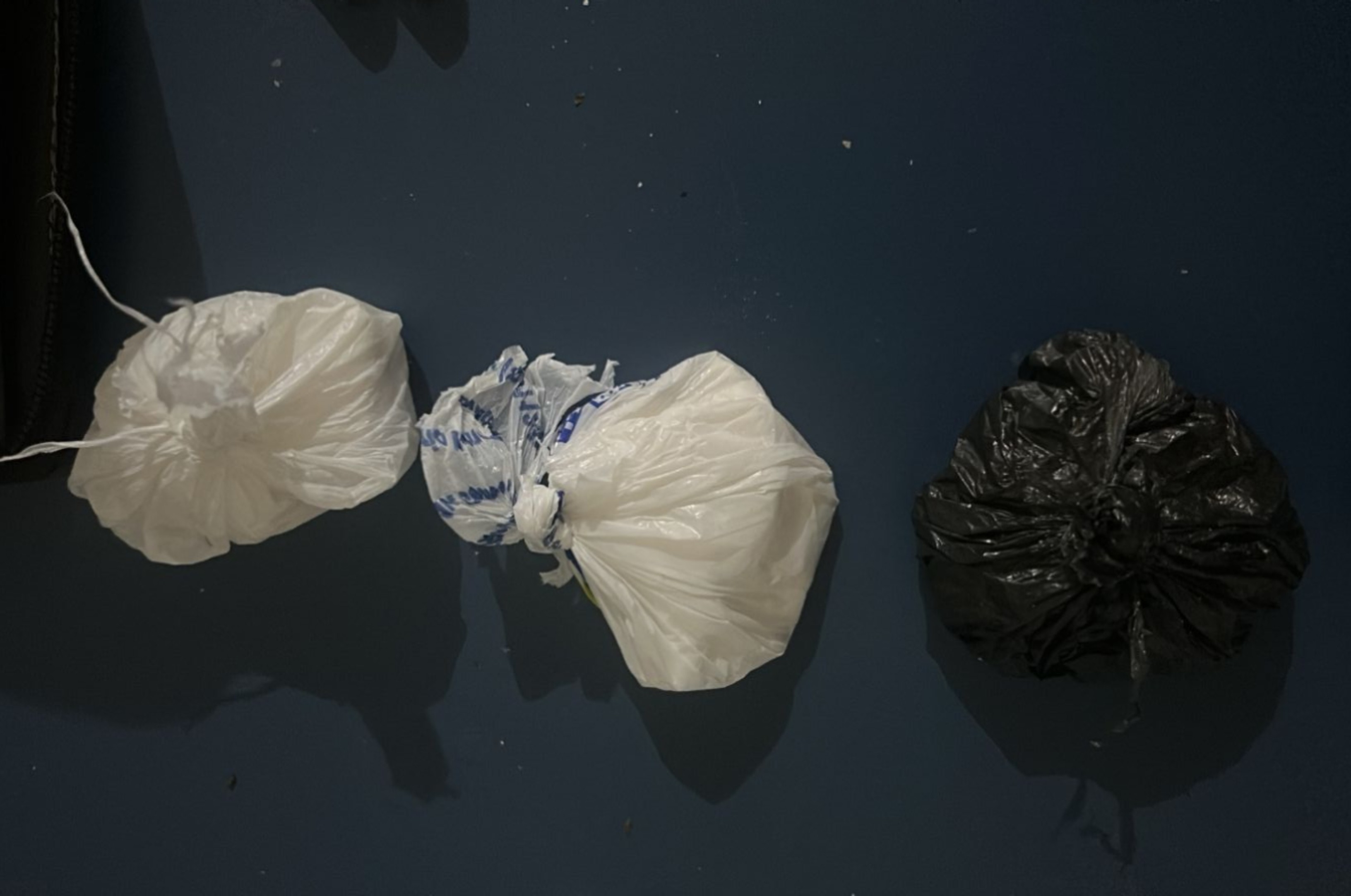 Jovem é preso com skunk e cocaína no Paraviana 