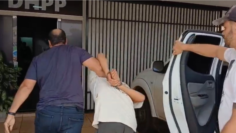 Homem foi preso e confessou o duplo assassinato. — Foto: Osvaldo Nóbrega/TV Morena