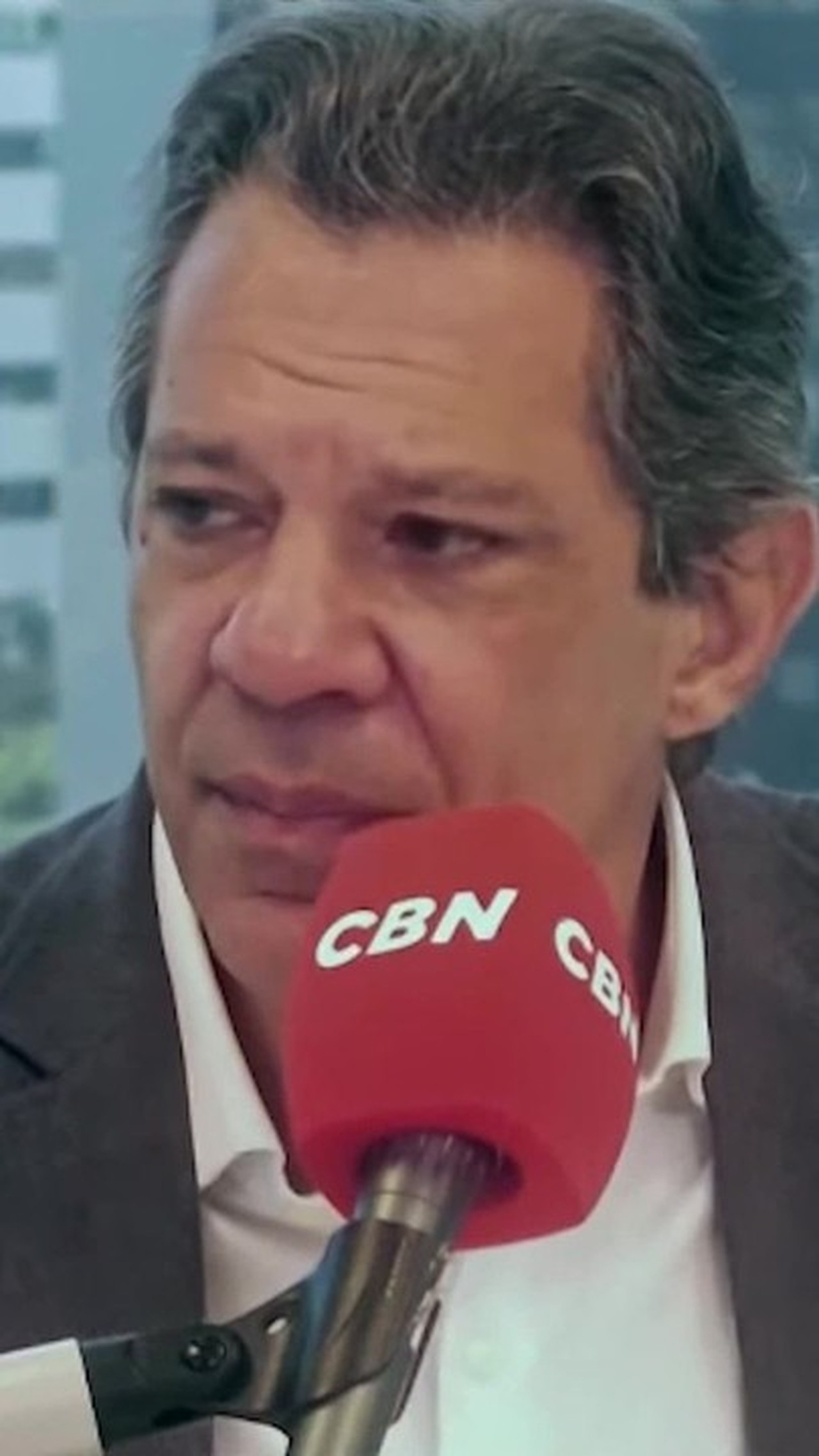 Haddad promete mudar plataformas digitais nas escolas de SP no primeiro dia